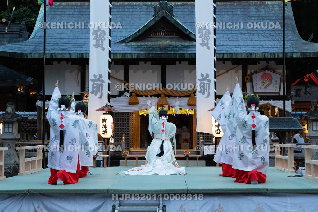和歌山県　田辺祭（本祭）　暁の祭典（浦安の舞）