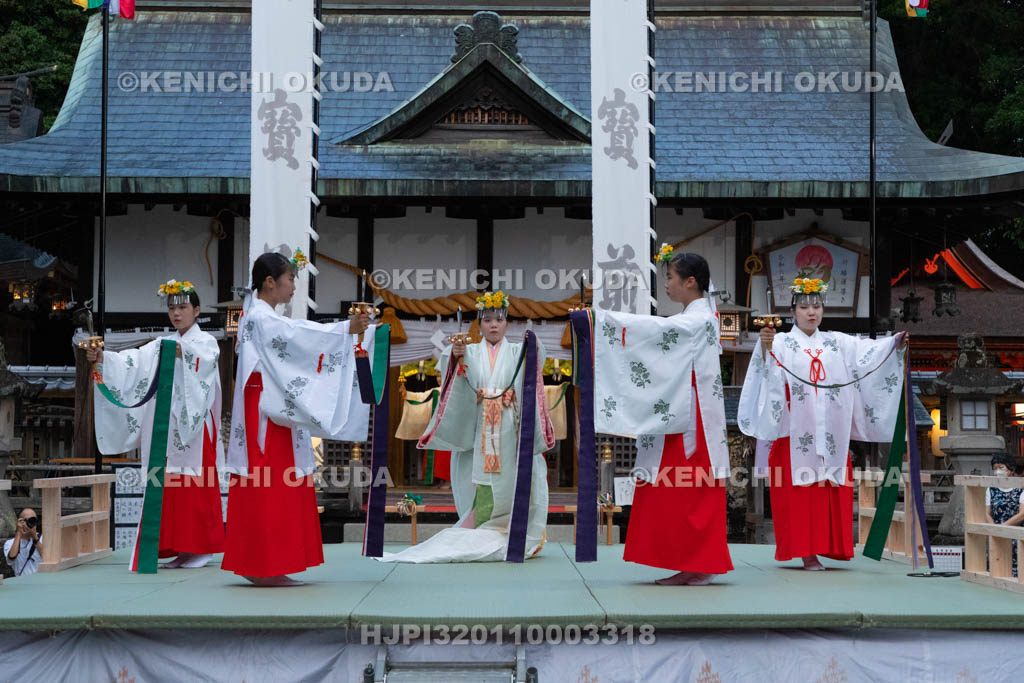 和歌山県　田辺祭（本祭）　暁の祭典（浦安の舞）