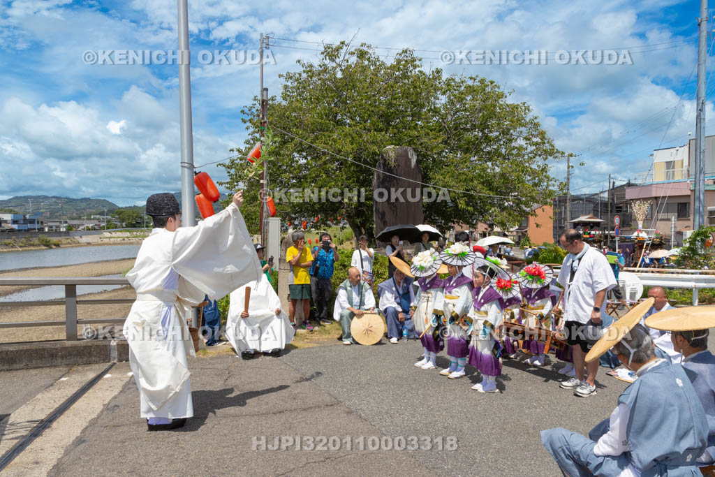 和歌山県　田辺祭（本祭）　七度半のお勤め（潮垢離）