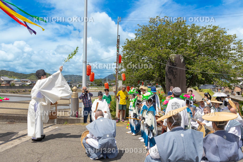 和歌山県　田辺祭（本祭）　七度半のお勤め（潮垢離）