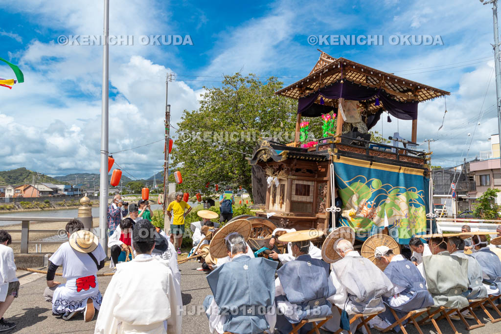 和歌山県　田辺祭（本祭）　七度半のお勤め（潮垢離）　笠鉾（南新町・東組）