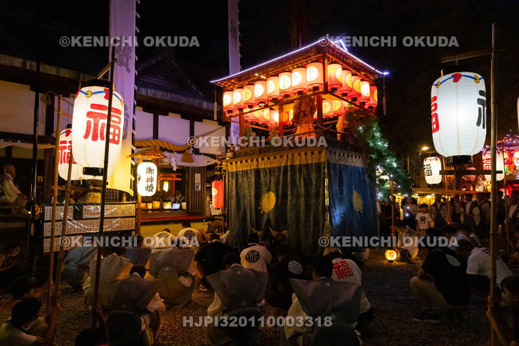 和歌山県　田辺祭（本祭）　本殿前のお勤め　笠鉾（福路町）