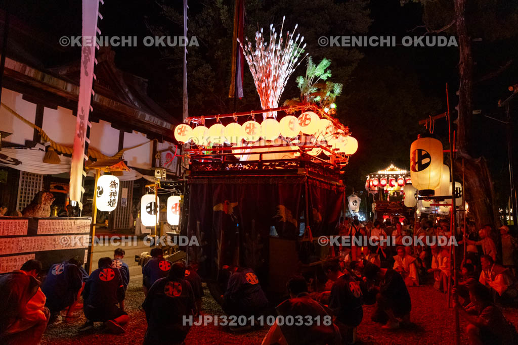 和歌山県　田辺祭（本祭）　本殿前のお勤め　笠鉾（北新町）