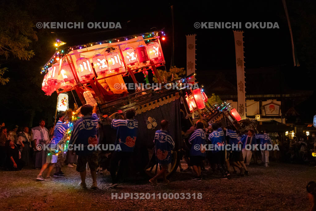 和歌山県　田辺祭（本祭）　本殿前のお勤め　笠鉾（江川町組・恵美須）