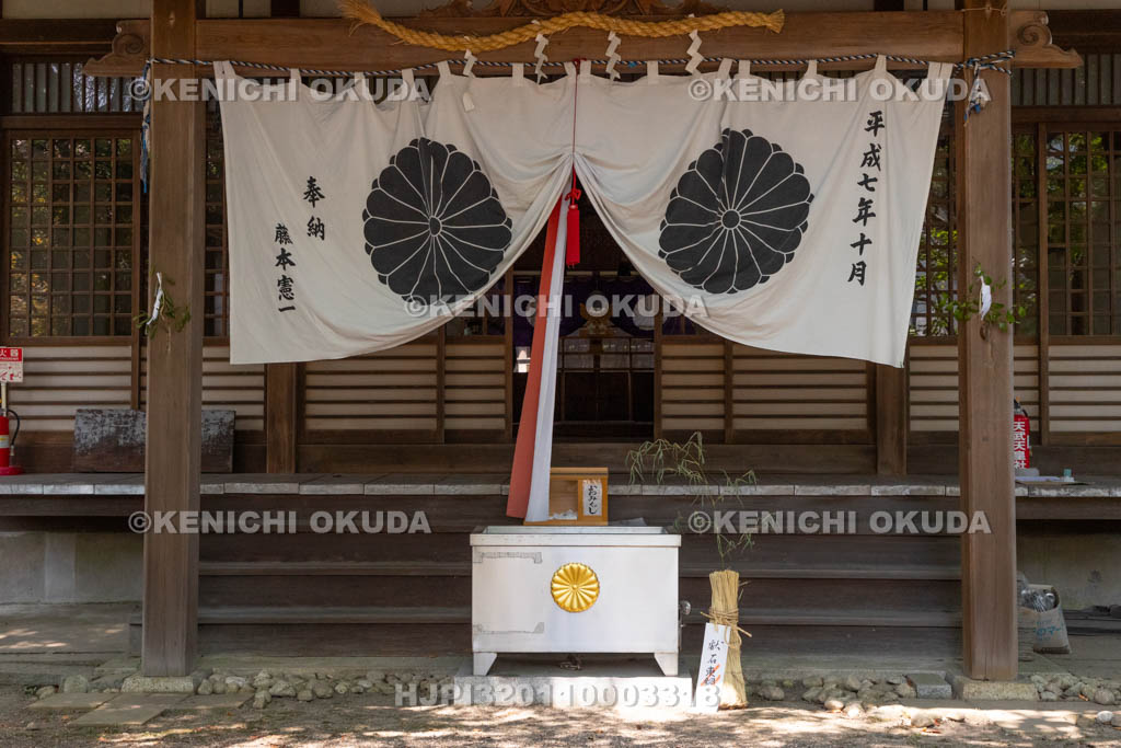 三重県　桑名石取祭　天武天皇社　拝殿と献石