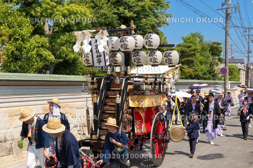 三重県　桑名石取祭　祭車整列・曳き出し（本楽）　祭車（西舩馬町）