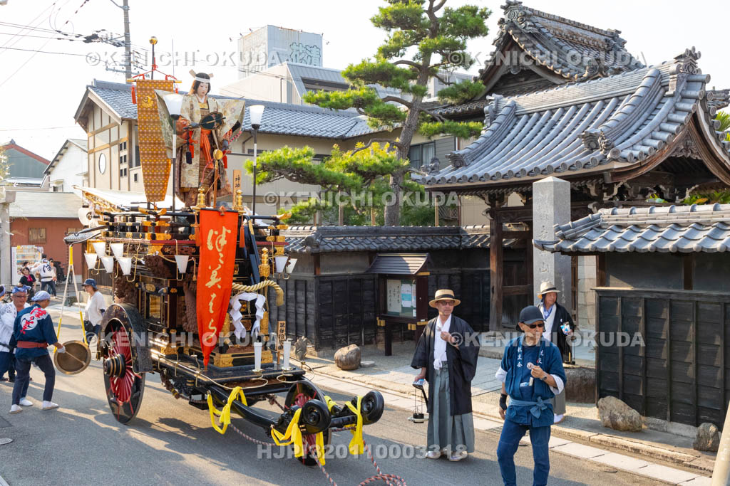 三重県　桑名石取祭　祭車整列・曳き出し（本楽）　祭車（堤原）