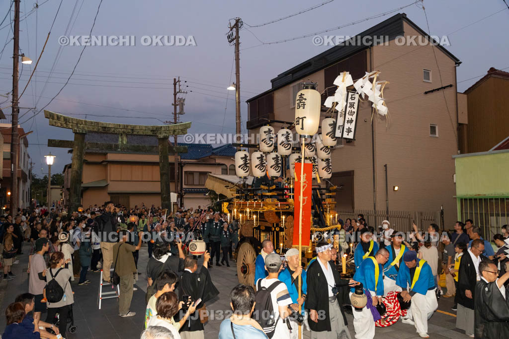 三重県　桑名石取祭　花車渡祭（本楽）　祭車（壽町）