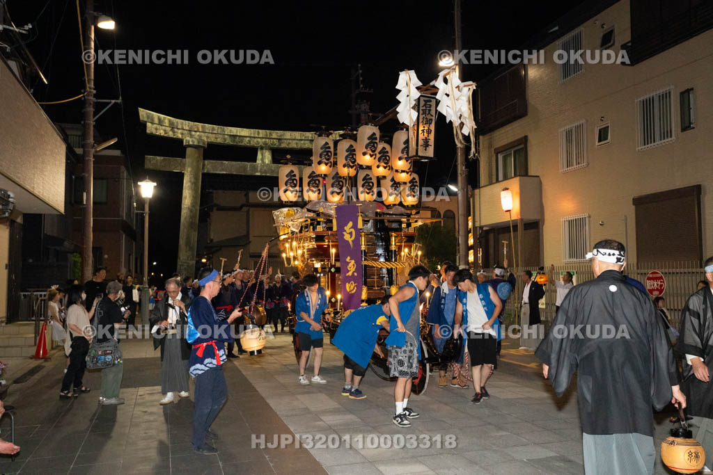 三重県　桑名石取祭　花車渡祭（本楽）　祭車（南魚町）