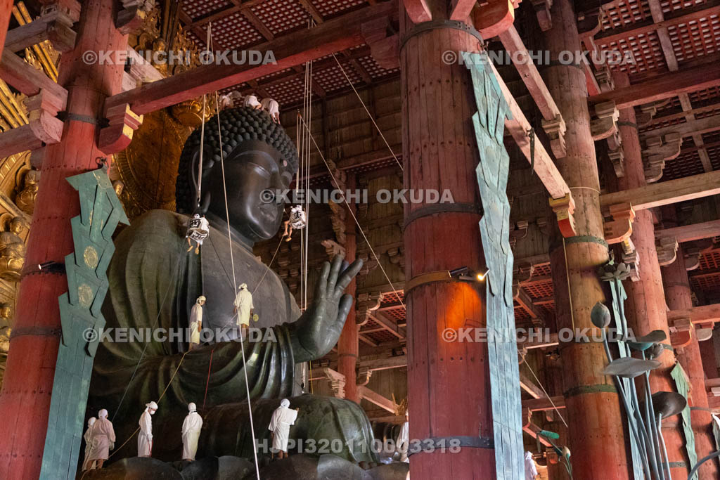 奈良県　東大寺　大仏さま　お身拭い