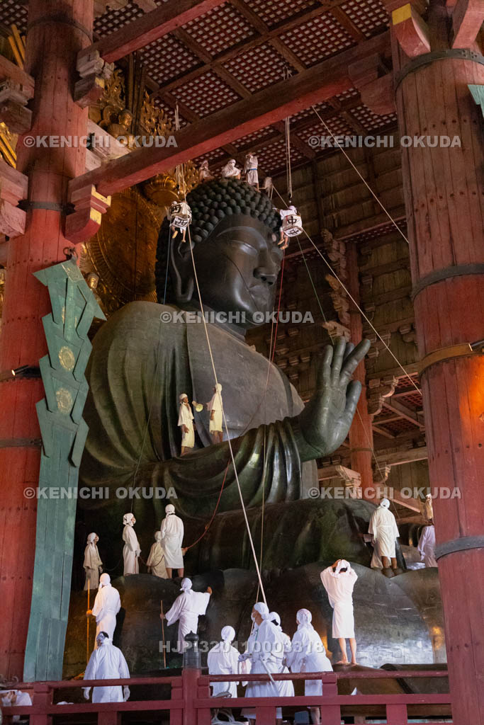 奈良県　東大寺　大仏さま　お身拭い