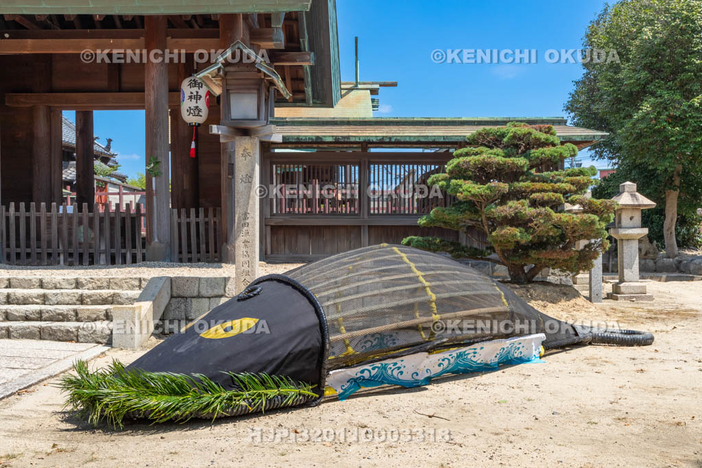 三重県　富田の鯨船行事　社殿と鯨