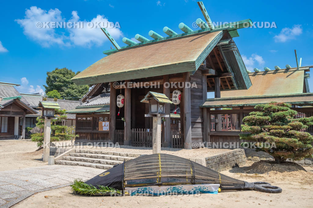 三重県　富田の鯨船行事　社殿と鯨