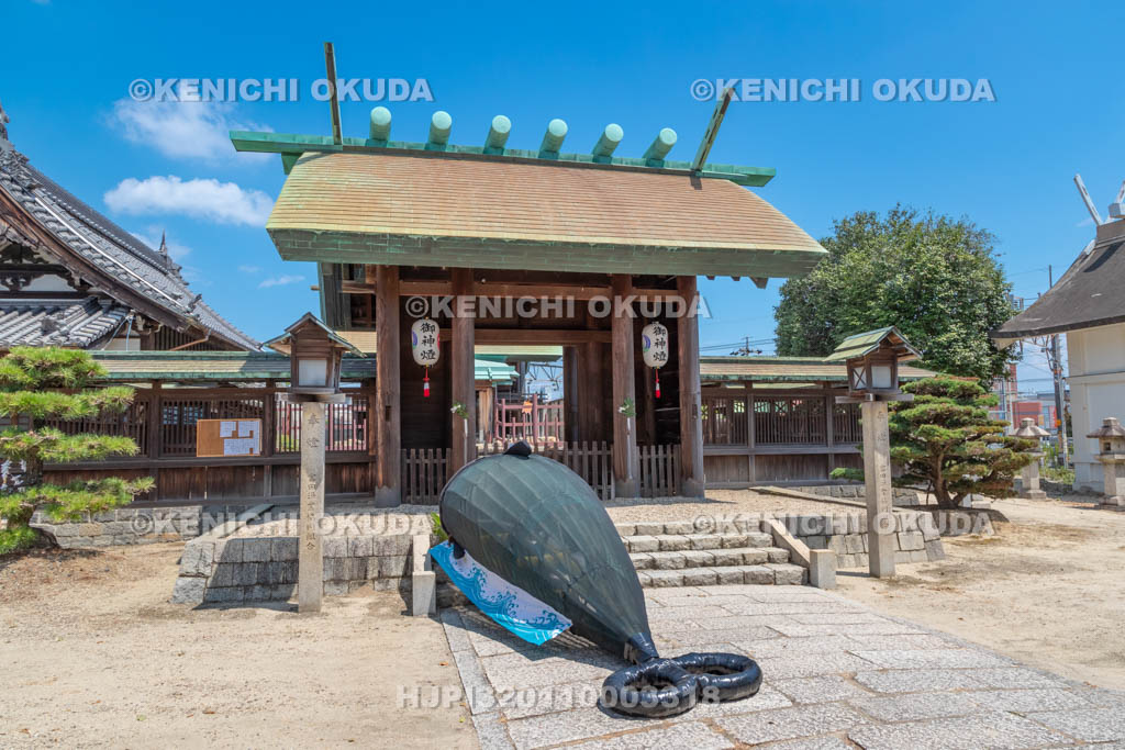 三重県　富田の鯨船行事　社殿と鯨