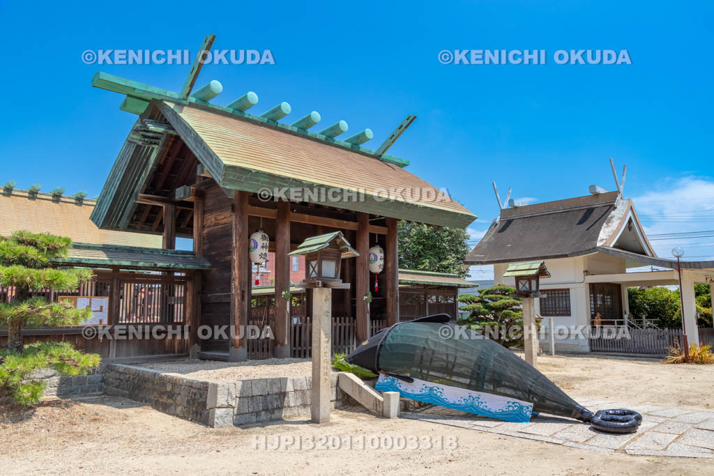 三重県　富田の鯨船行事　社殿と鯨