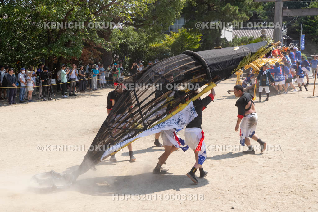 三重県　富田の鯨船行事　本練り　鯨被り（権現丸）