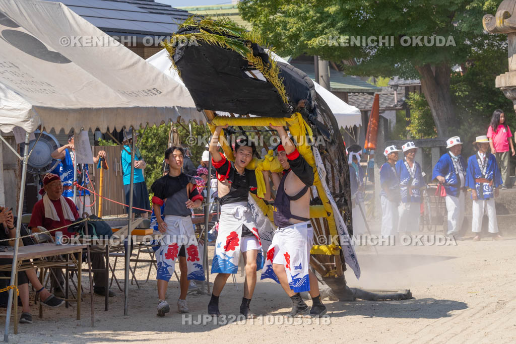 三重県　富田の鯨船行事　本練り　鯨被り（権現丸）
