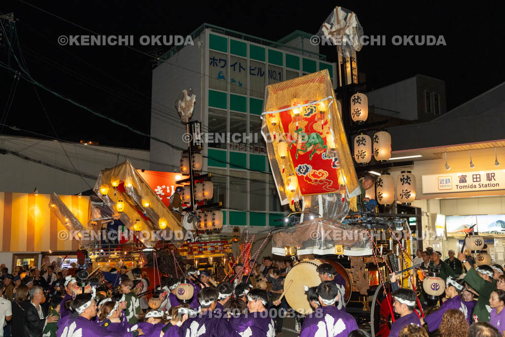 三重県　富田の石取祭　三車巡行（近鉄富田駅前）