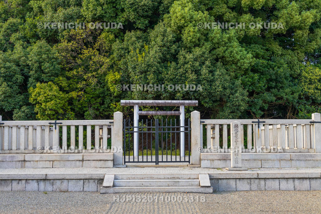 奈良県　開化天皇春日率川坂上陵　拝所