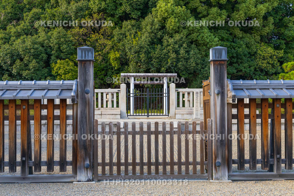 奈良県　開化天皇春日率川坂上陵　拝所