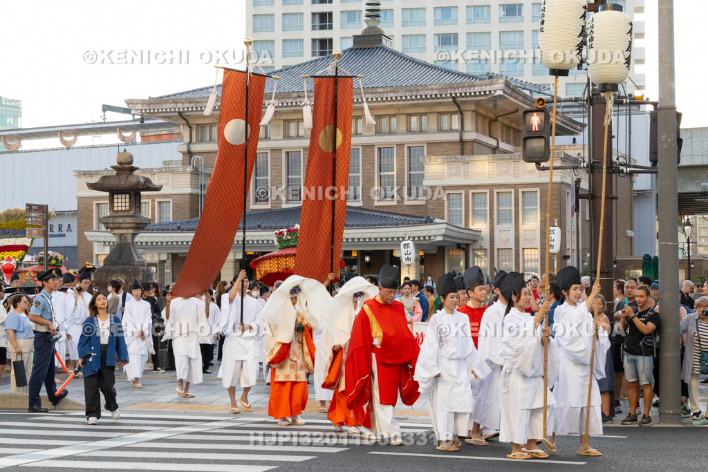 奈良県　采女祭　花扇奉納行列