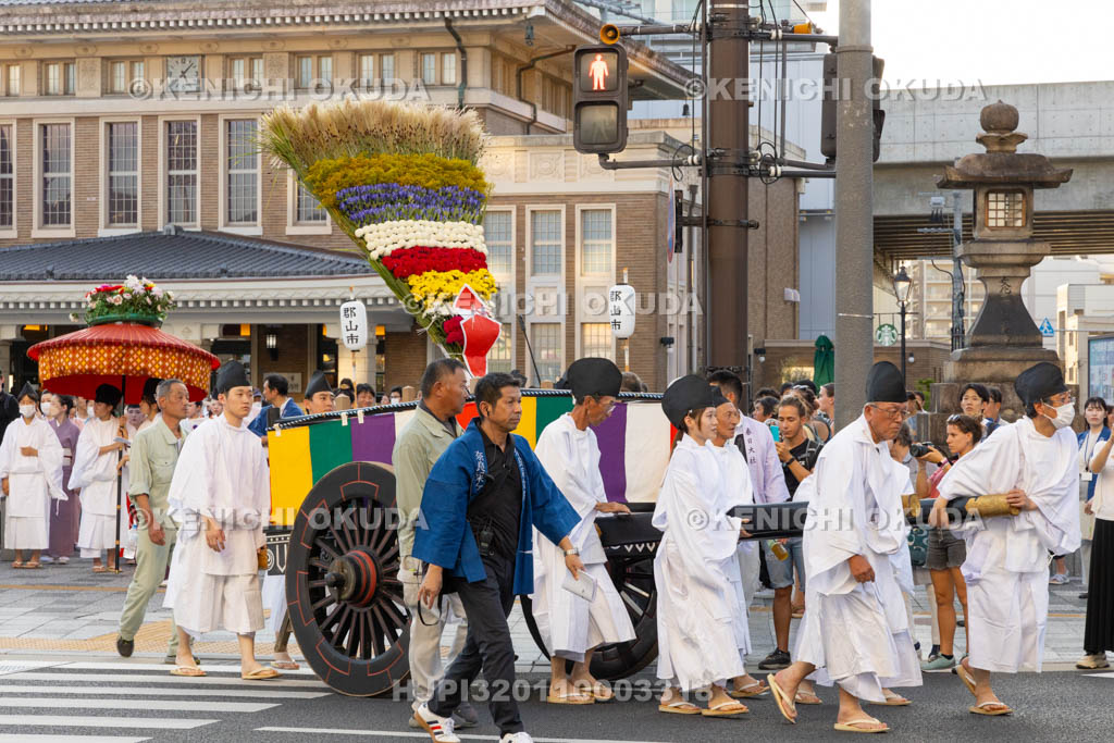 奈良県　采女祭　花扇奉納行列