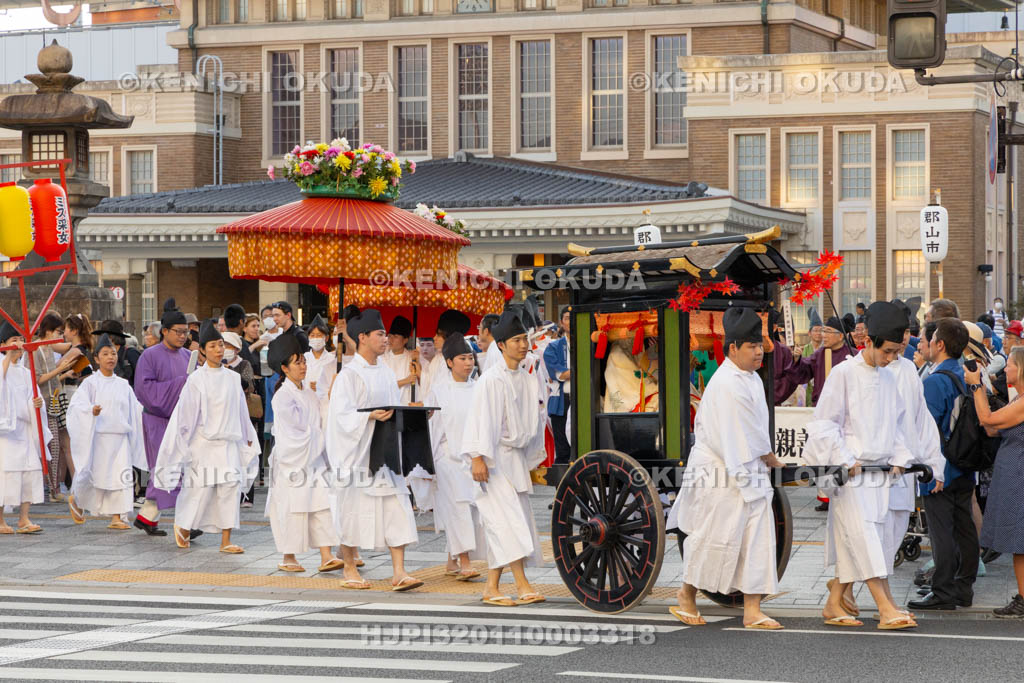 奈良県　采女祭　花扇奉納行列