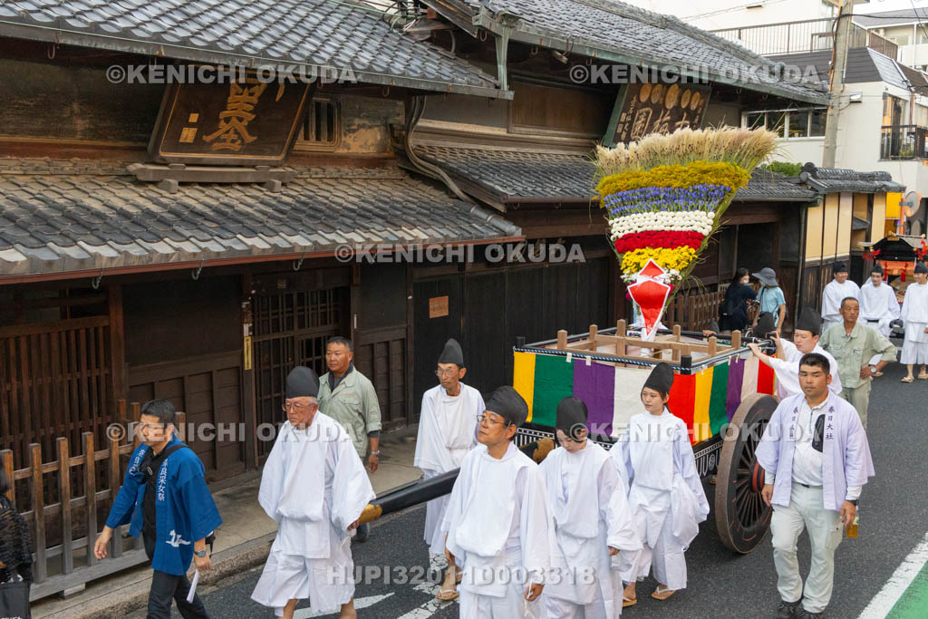 奈良県　采女祭　花扇奉納行列