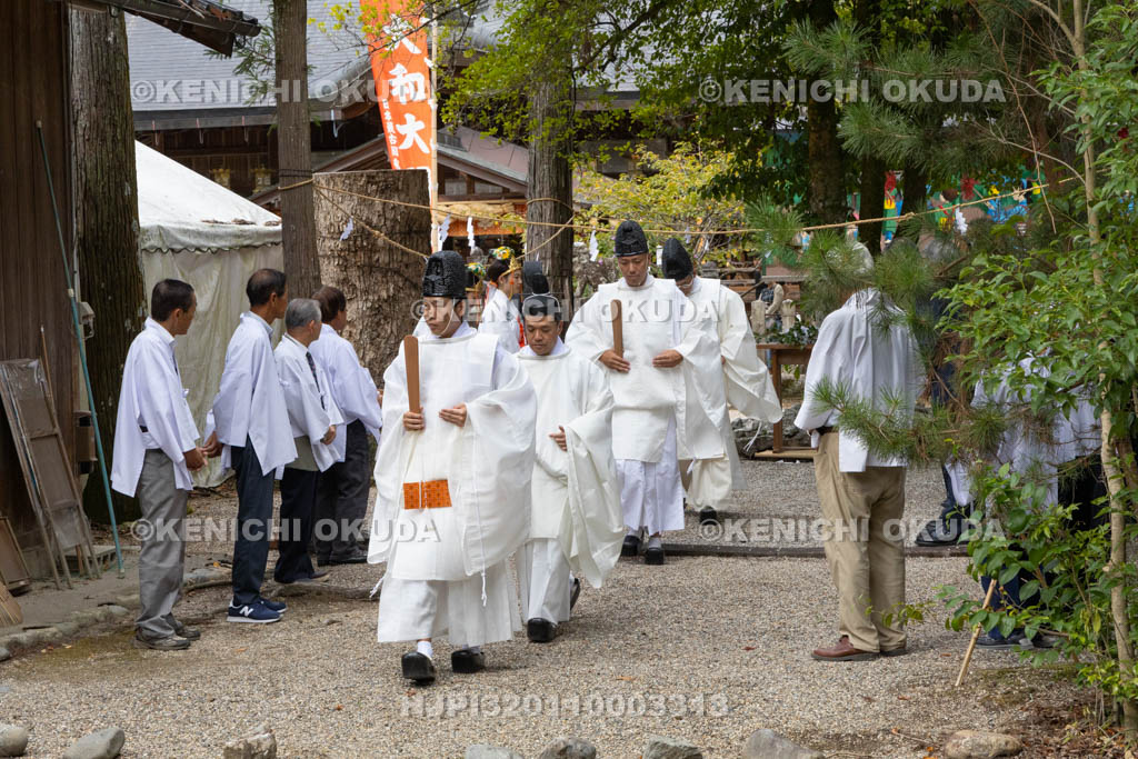 奈良県　大和神社　秋の大祭　参進