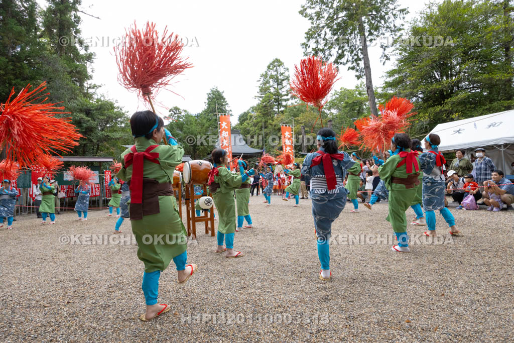 奈良県　大和神社　秋の大祭　紅しで踊り