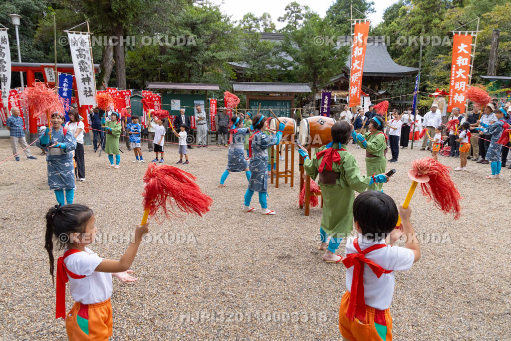 奈良県　大和神社　秋の大祭　紅しで踊り