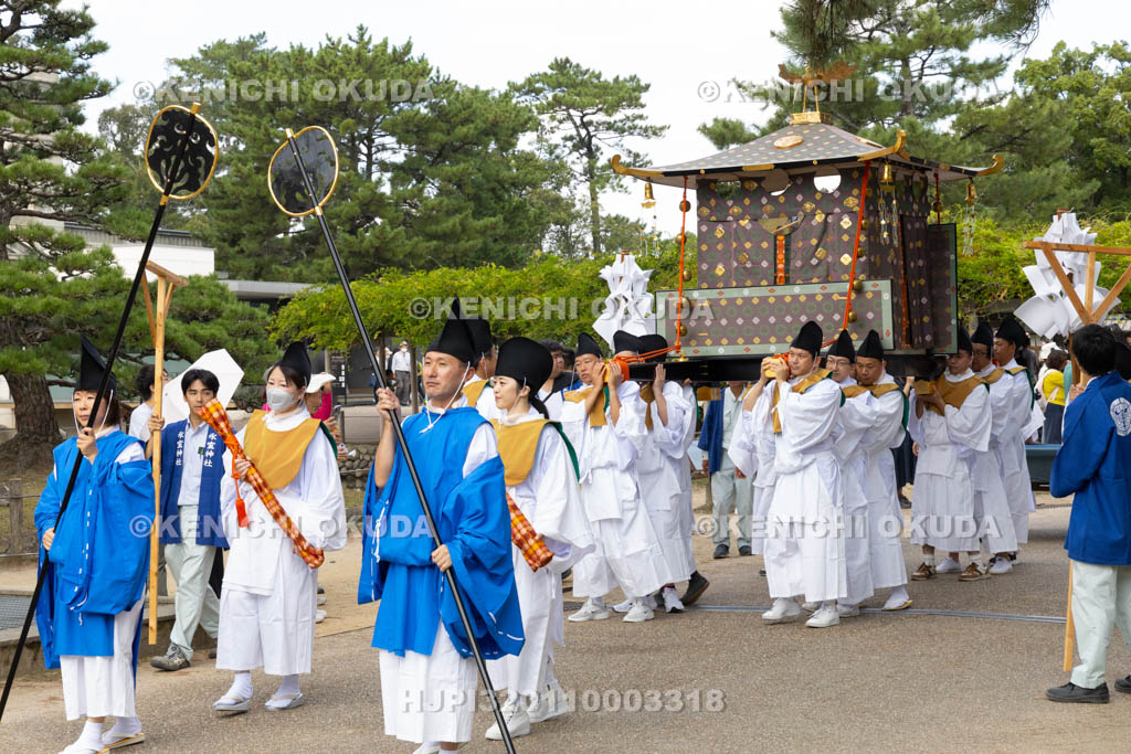 奈良県　氷室神社　例大祭　神輿渡御