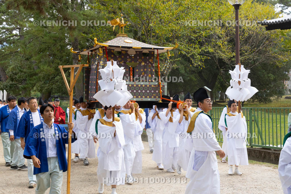 奈良県　氷室神社　例大祭　神輿渡御