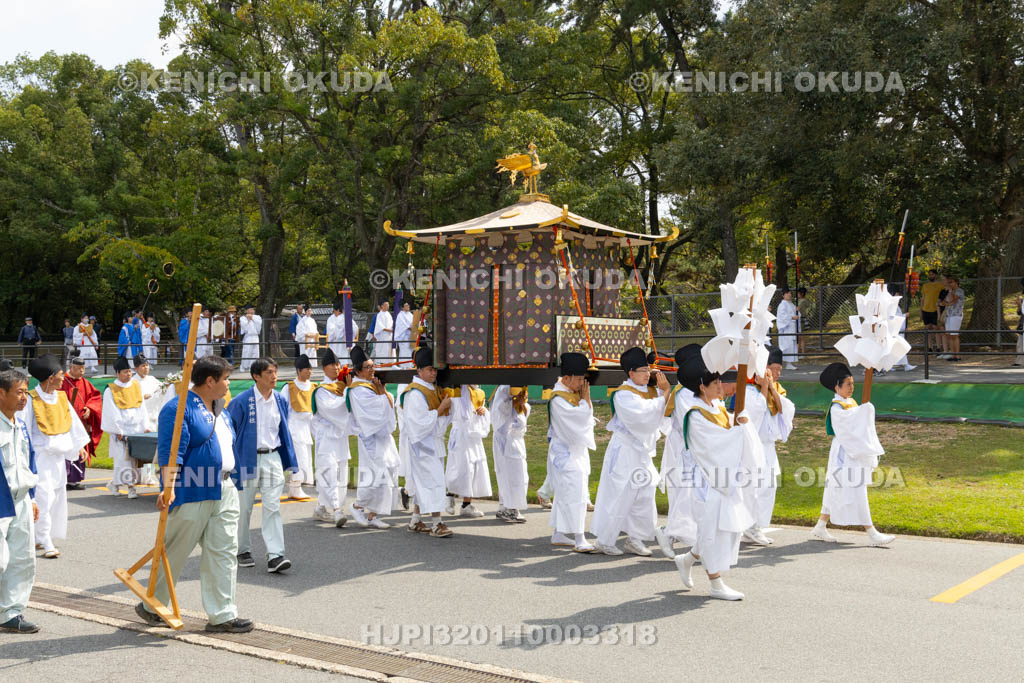 奈良県　氷室神社　例大祭　神輿渡御