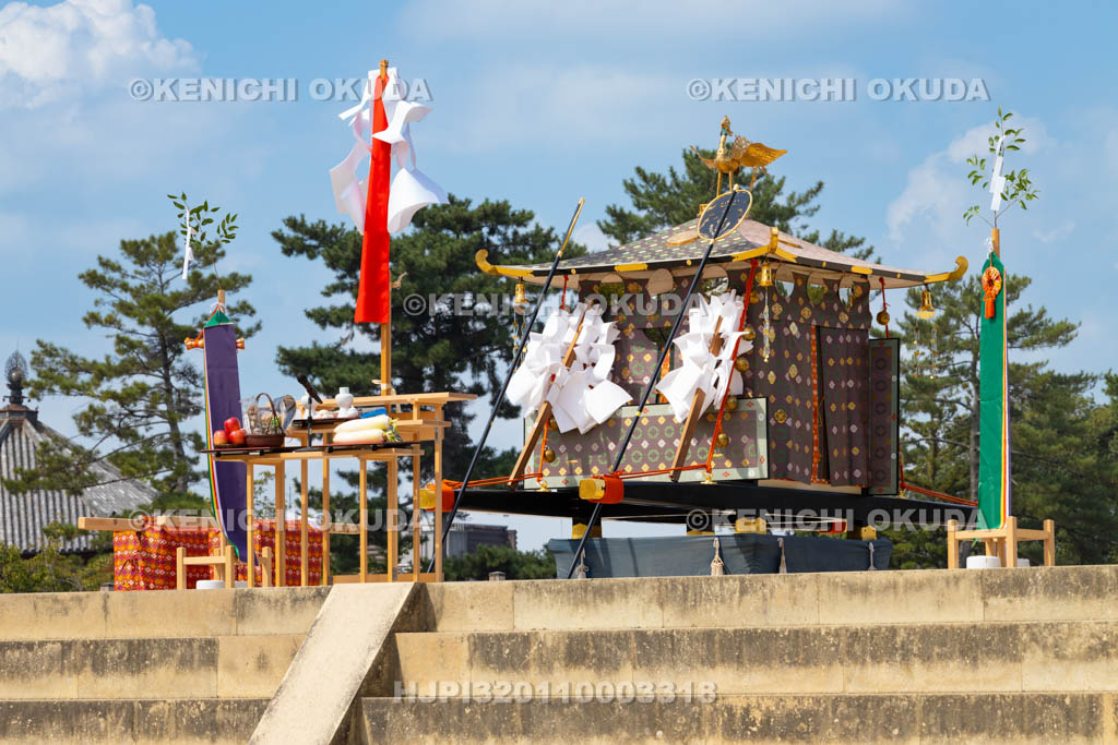 奈良県　氷室神社　例大祭　御旅所の神輿