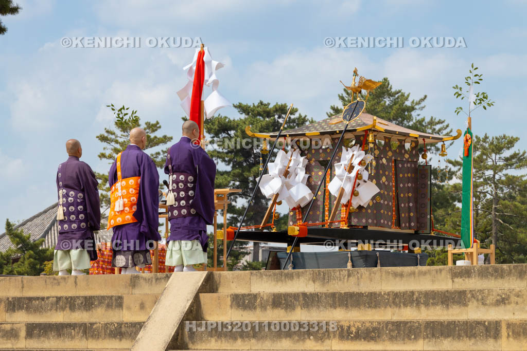 奈良県　氷室神社　例大祭　御旅所祭　拝礼