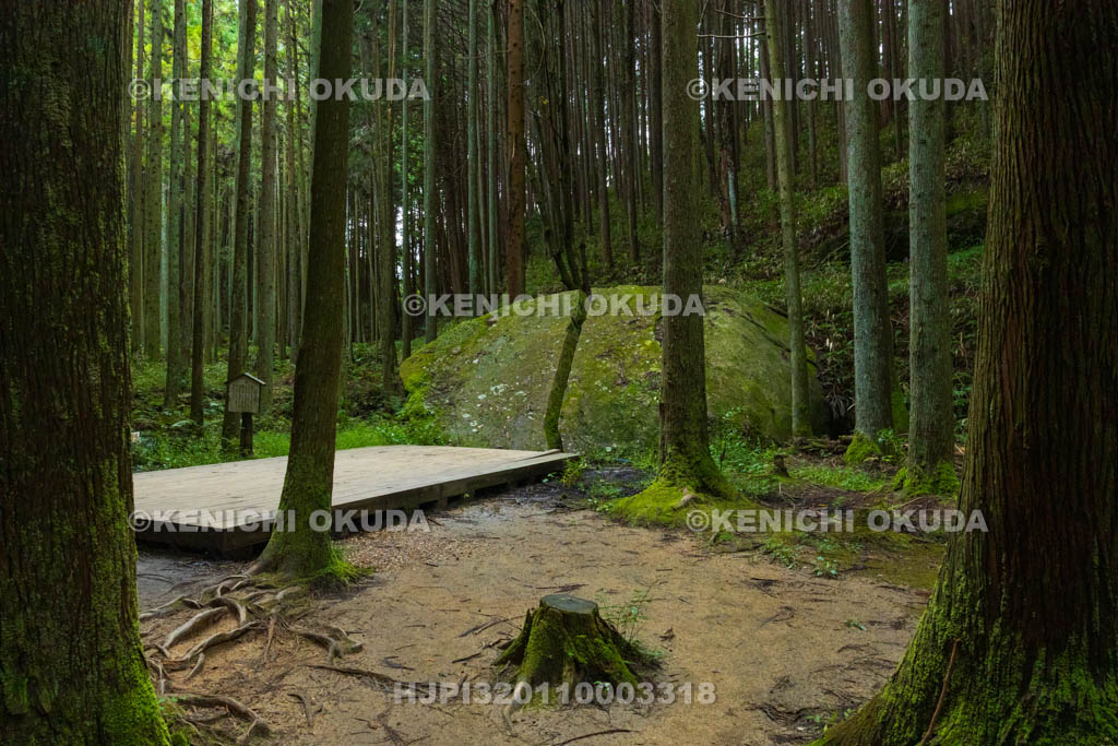 奈良県　天石立神社　一刀石