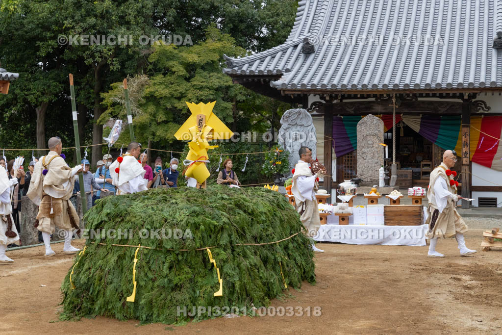 奈良県　薬師寺　天武忌・柴燈大護摩