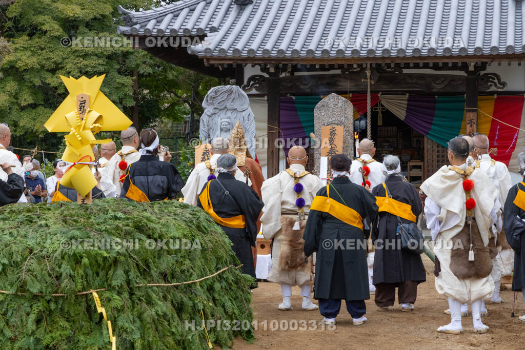 奈良県　薬師寺　天武忌・柴燈大護摩