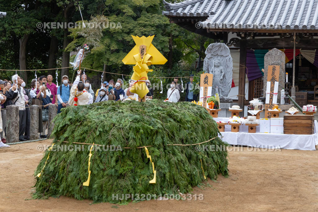 奈良県　薬師寺　天武忌・柴燈大護摩
