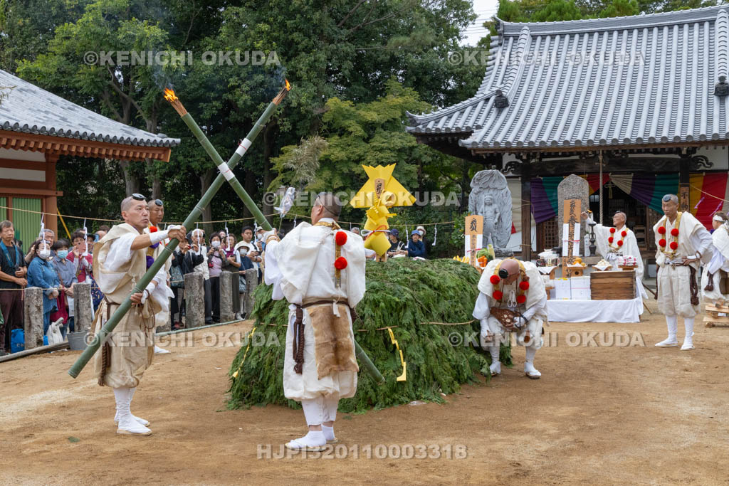 奈良県　薬師寺　天武忌・柴燈大護摩