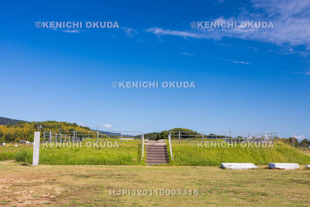 奈良県　中宮寺跡史跡公園　塔跡