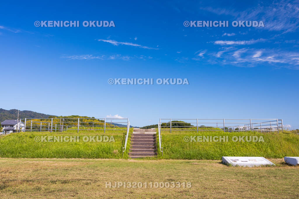 奈良県　中宮寺跡史跡公園　塔跡
