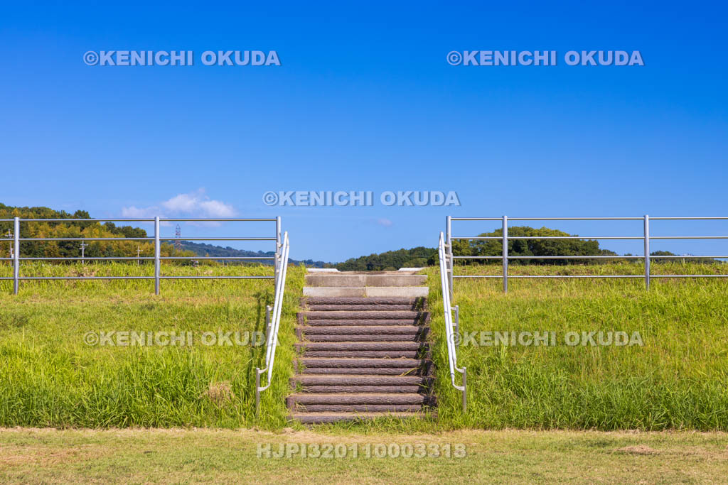 奈良県　中宮寺跡史跡公園　塔跡