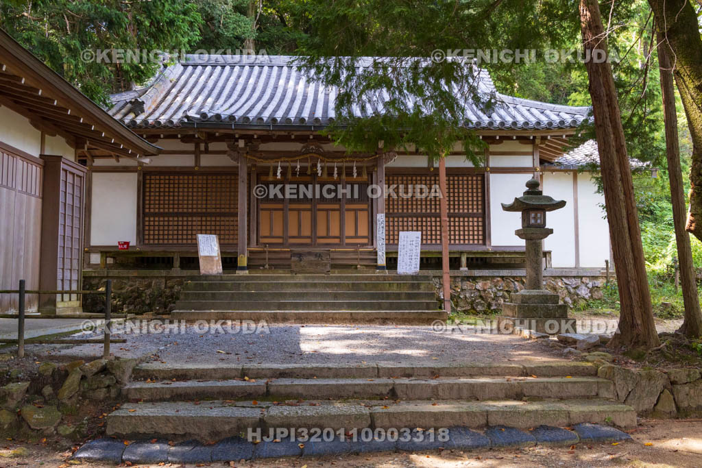 奈良県　松尾寺　松尾山神社　拝殿