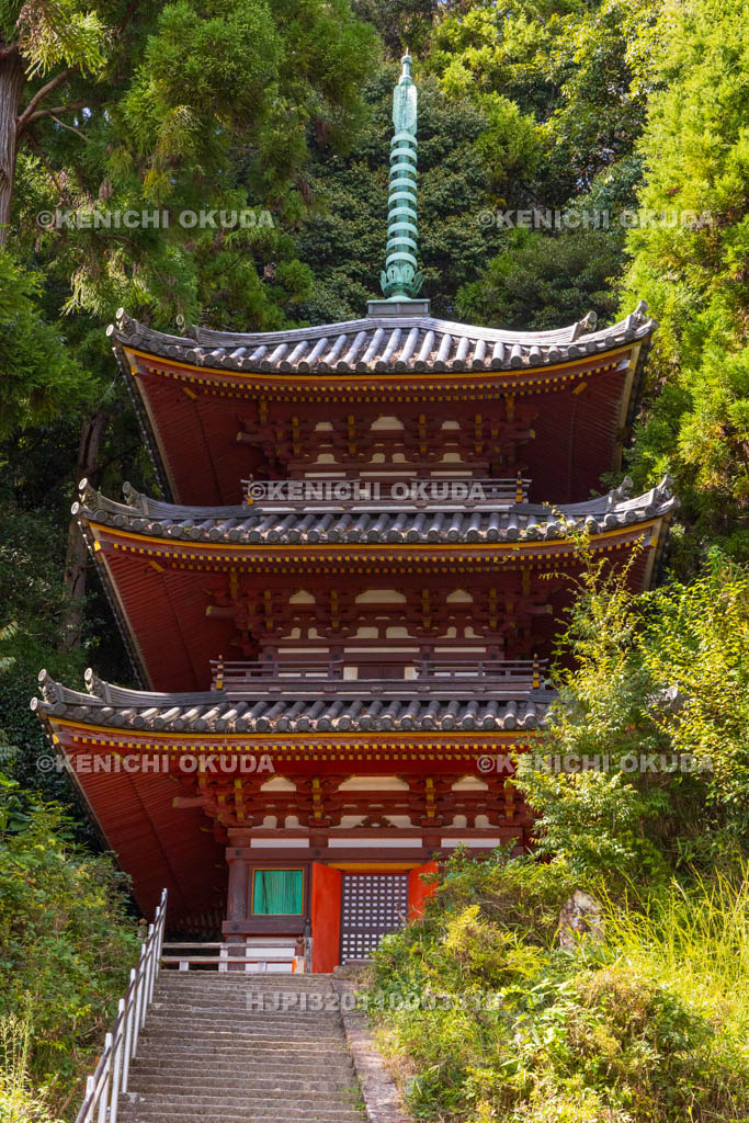奈良県　松尾寺　三重塔