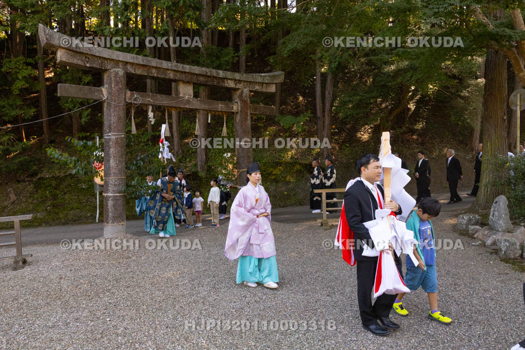 奈良県　柳生八坂神社　例大祭　お渡り