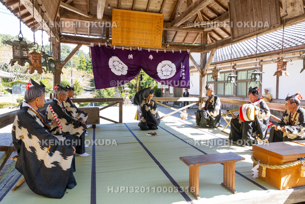 奈良県　柳生八坂神社　例大祭　宮座行事　ササラの舞