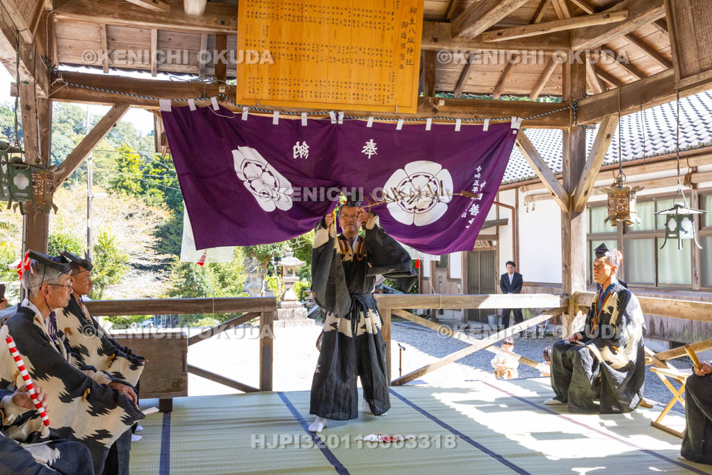 奈良県　柳生八坂神社　例大祭　宮座行事　ササラの舞