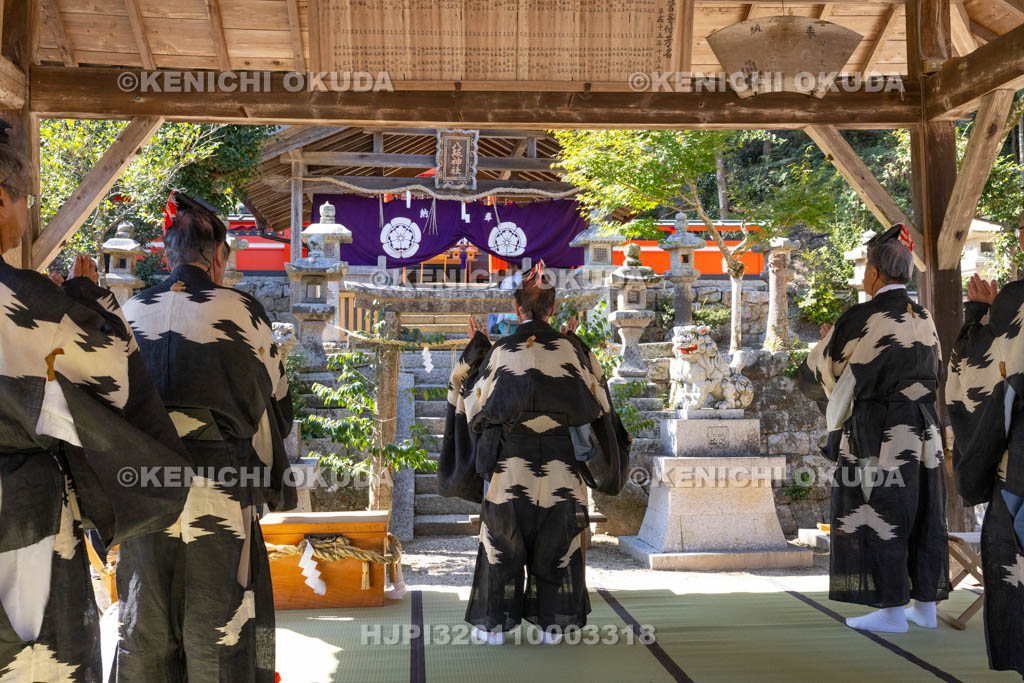 奈良県　柳生八坂神社　例大祭　宮座行事　拝礼